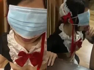 Cô bạn gái việt dâm cosplay nô lệ tình dục mút bú con buồi điêu luyện