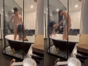 Gái xinh mông đẹp thích được nắm tóc mỗi khi doggy cùng anh p7