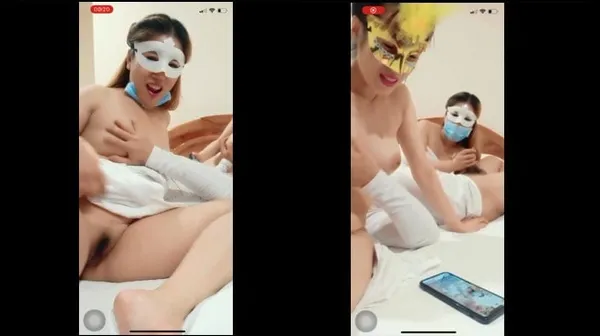 Hai em livestream phang tập thể